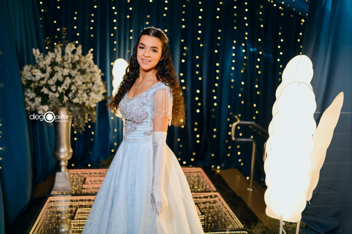 debutante em baile de gala vestido