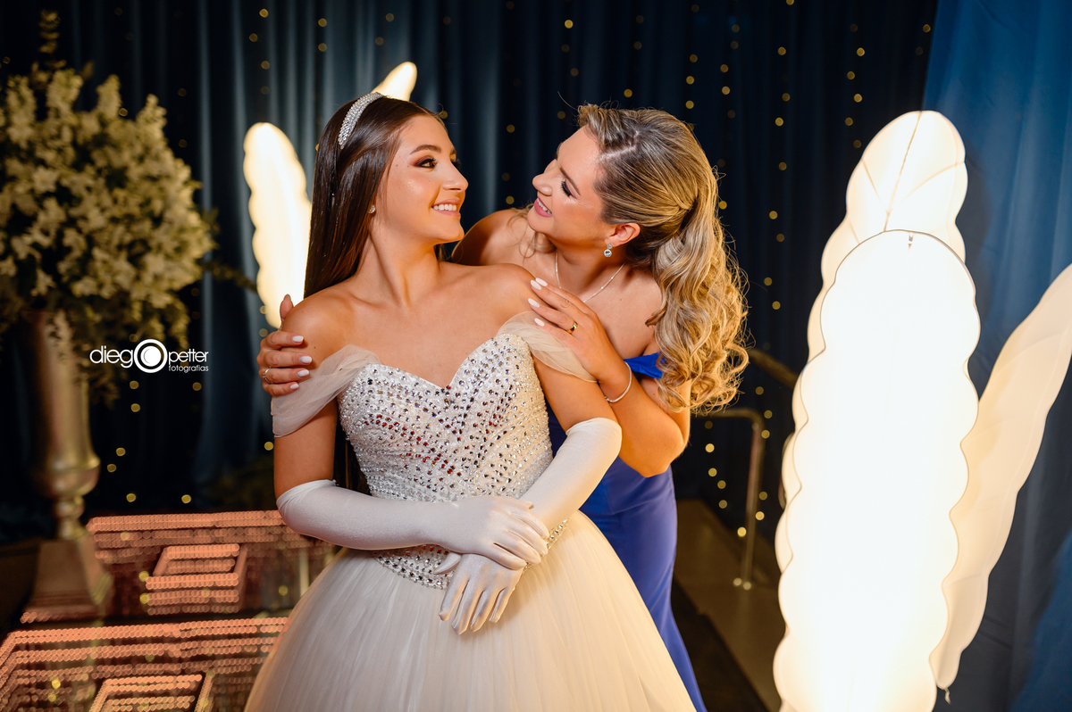 mãe da debutante Nicolli Muniz Morais