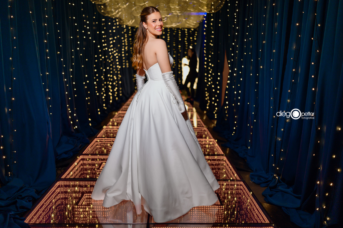 debutante em baile de gala