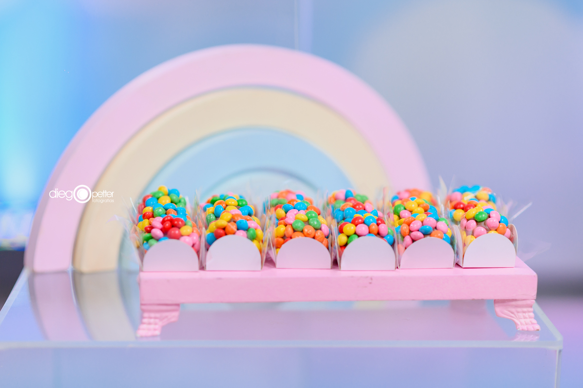 detalhes decoração arco iris