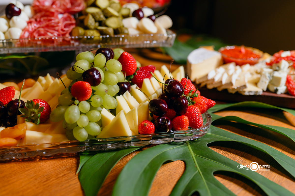 mesa de aperitivo casamento