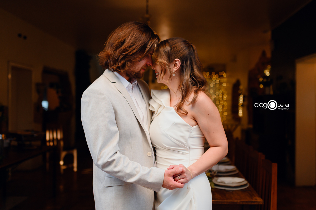 noiva em foto linda com noivo