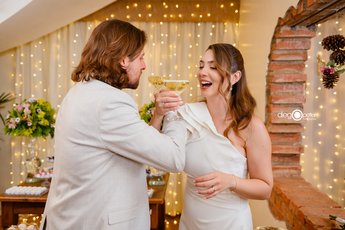 noivos bebendo