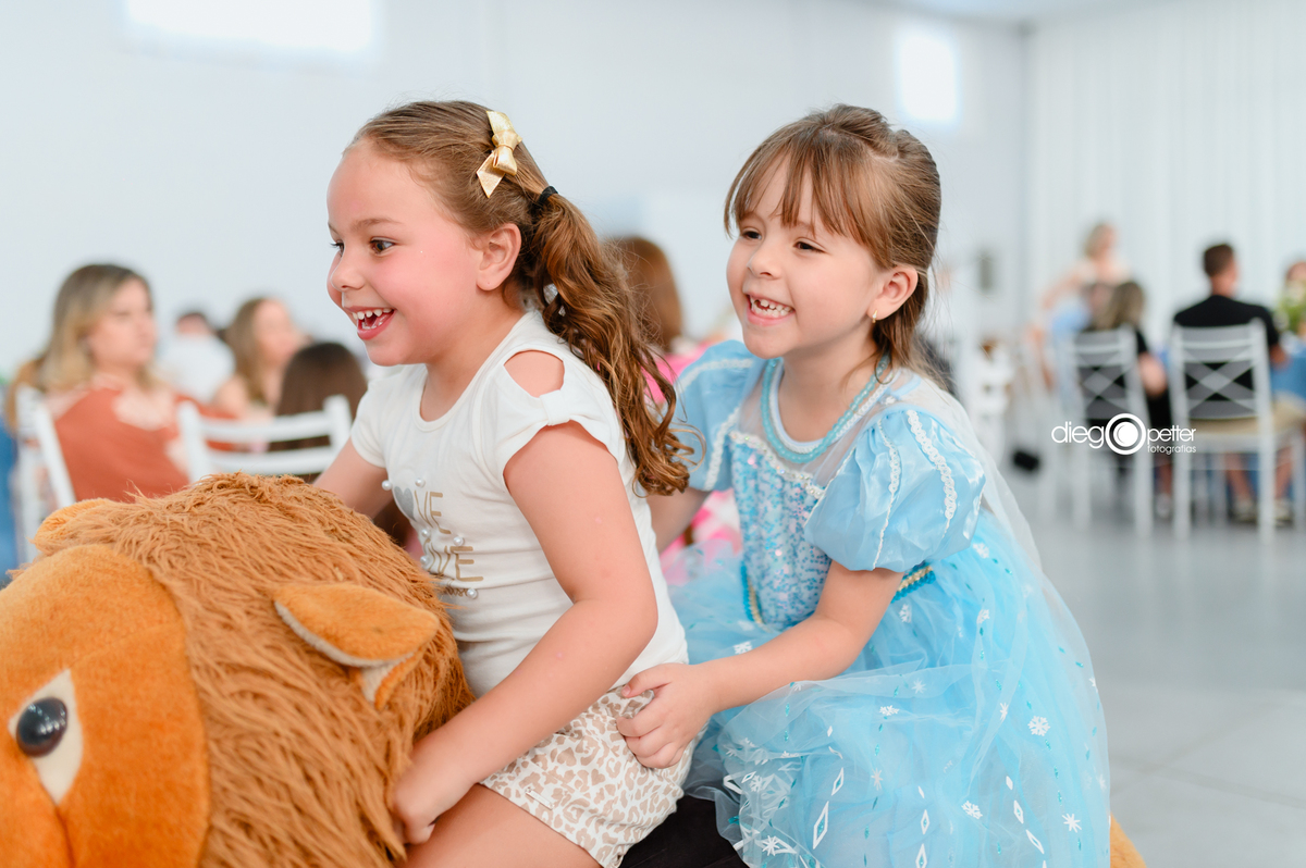 brinquedo interativo para aniversário