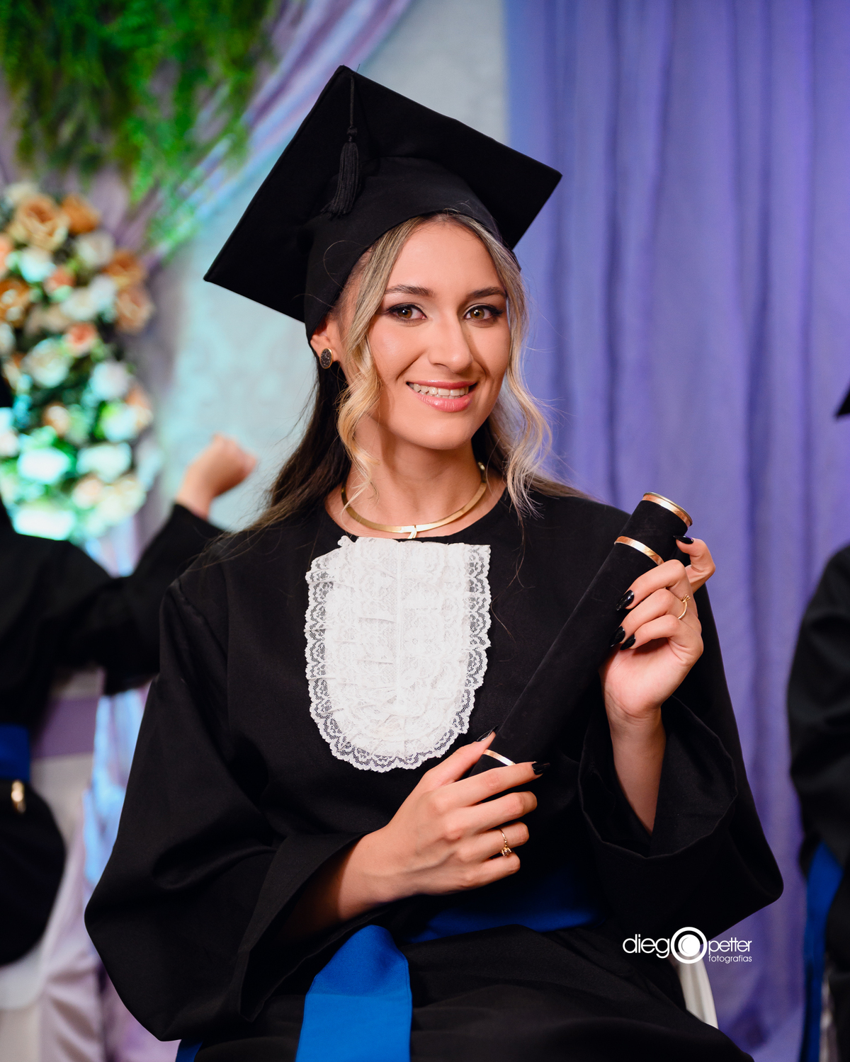 foto com canudo na colação de grau