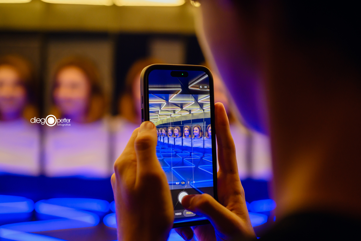 foto criativa com espelhos