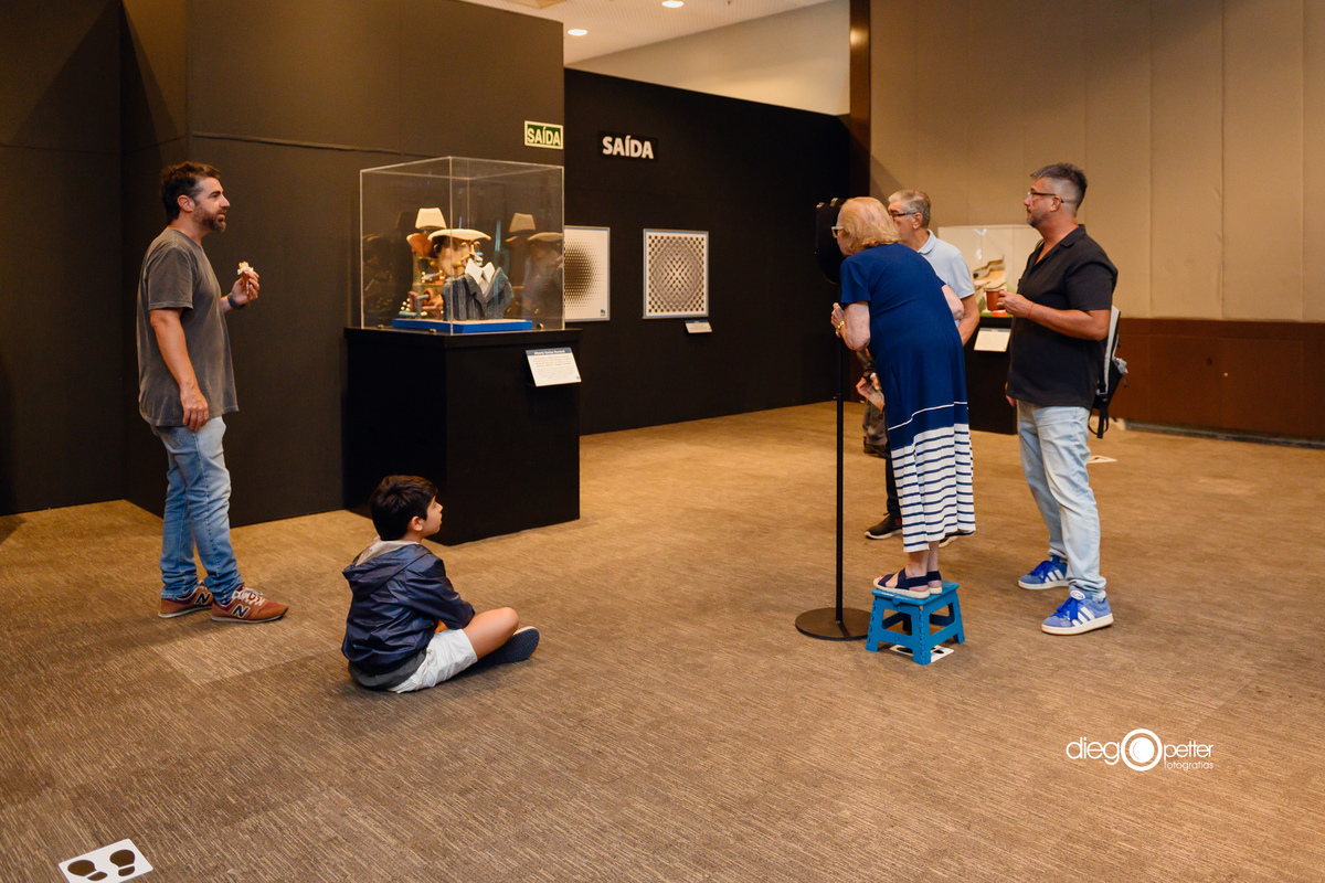 família interagindo