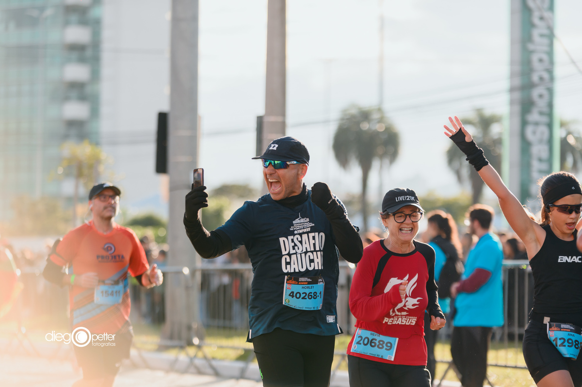 chegada vibrante na 41 maratona poa 21 km 40268-1