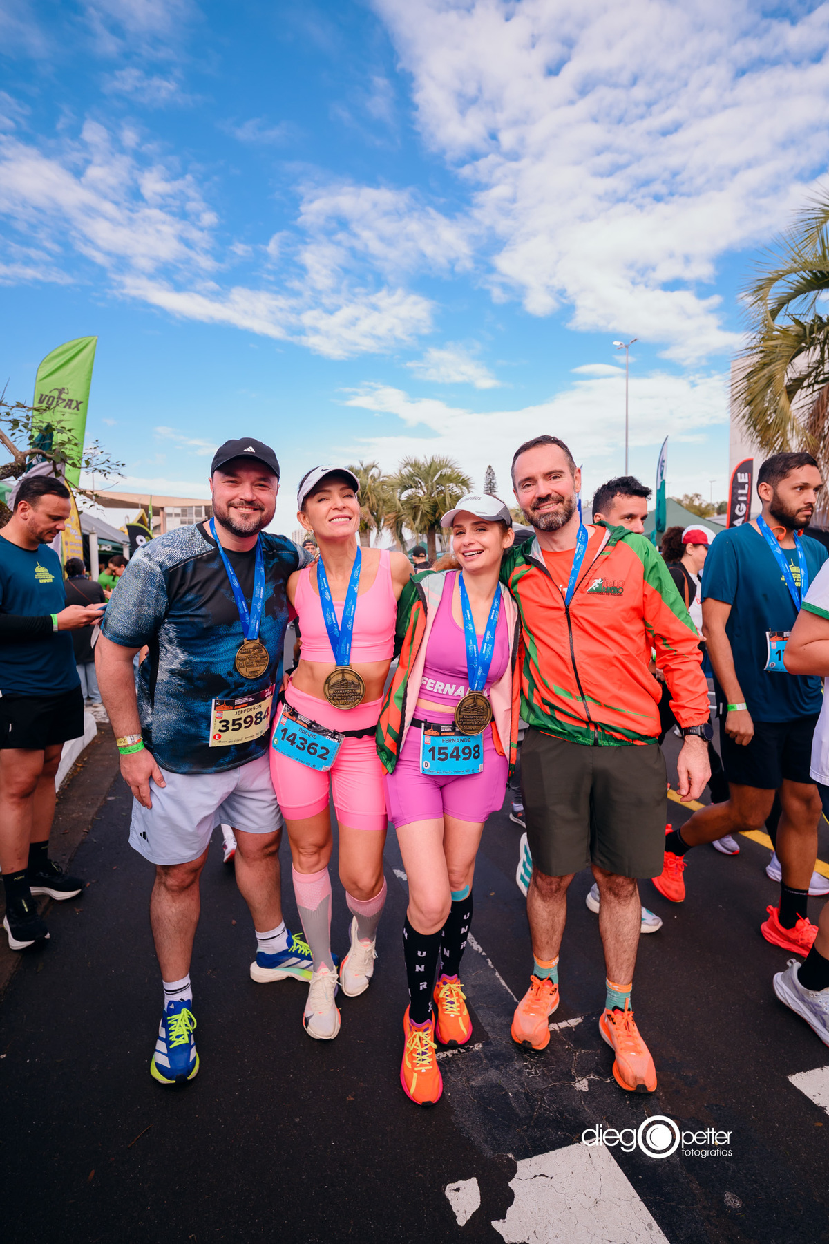 amigos medalhistas na maratona 35984 14362 15498