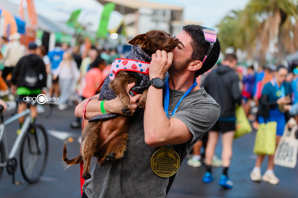 marco matos com pet na maratona