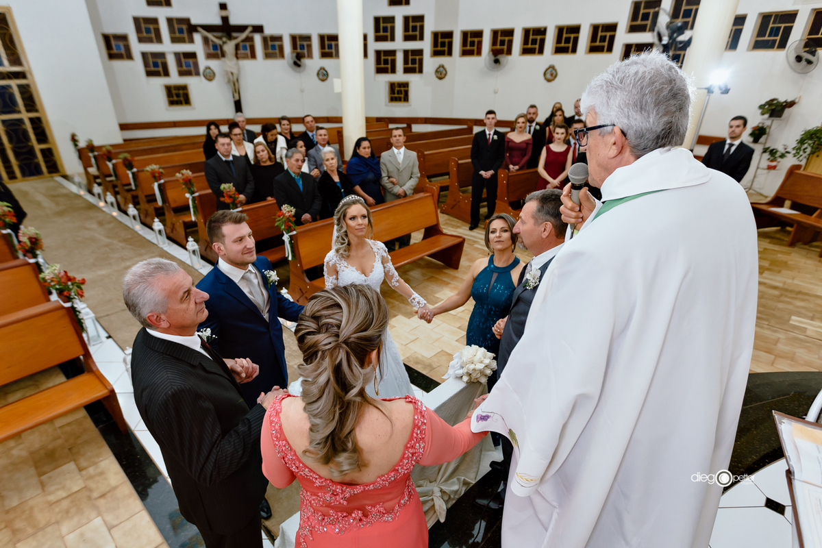 Casamento Vanessa e Vinicius na igreja Santa Rita em Soledade