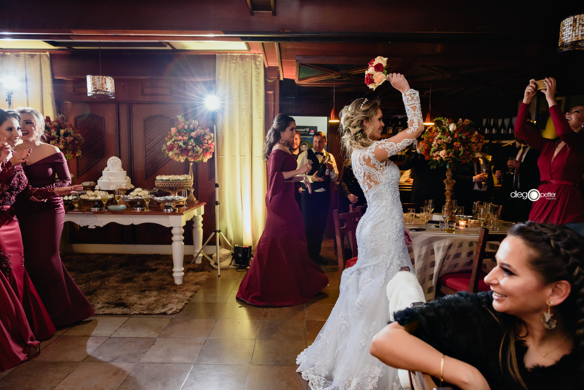 Buquê de flores para madrinhas no casamento
