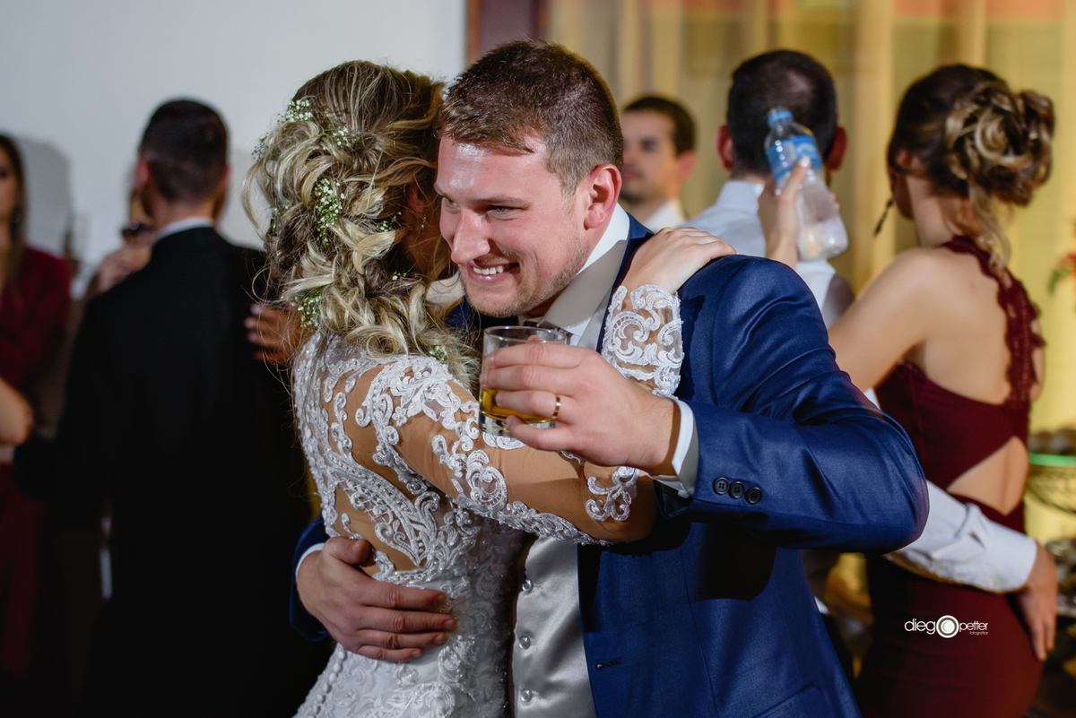 Festa Casamento Vanessa e Vinicius no La traviatta em Soledade