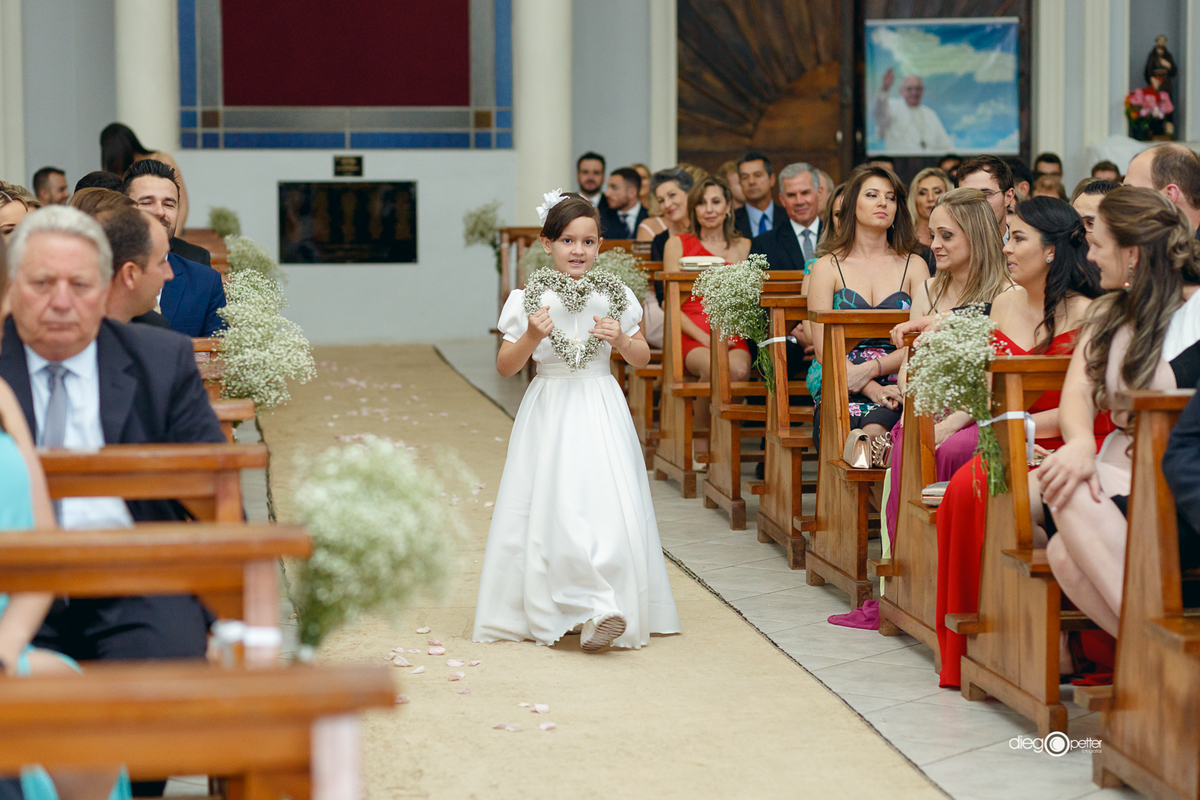 aia entrando na igreja em soledade