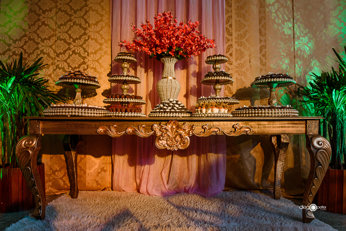 Decoração 15 anos mesa de doces