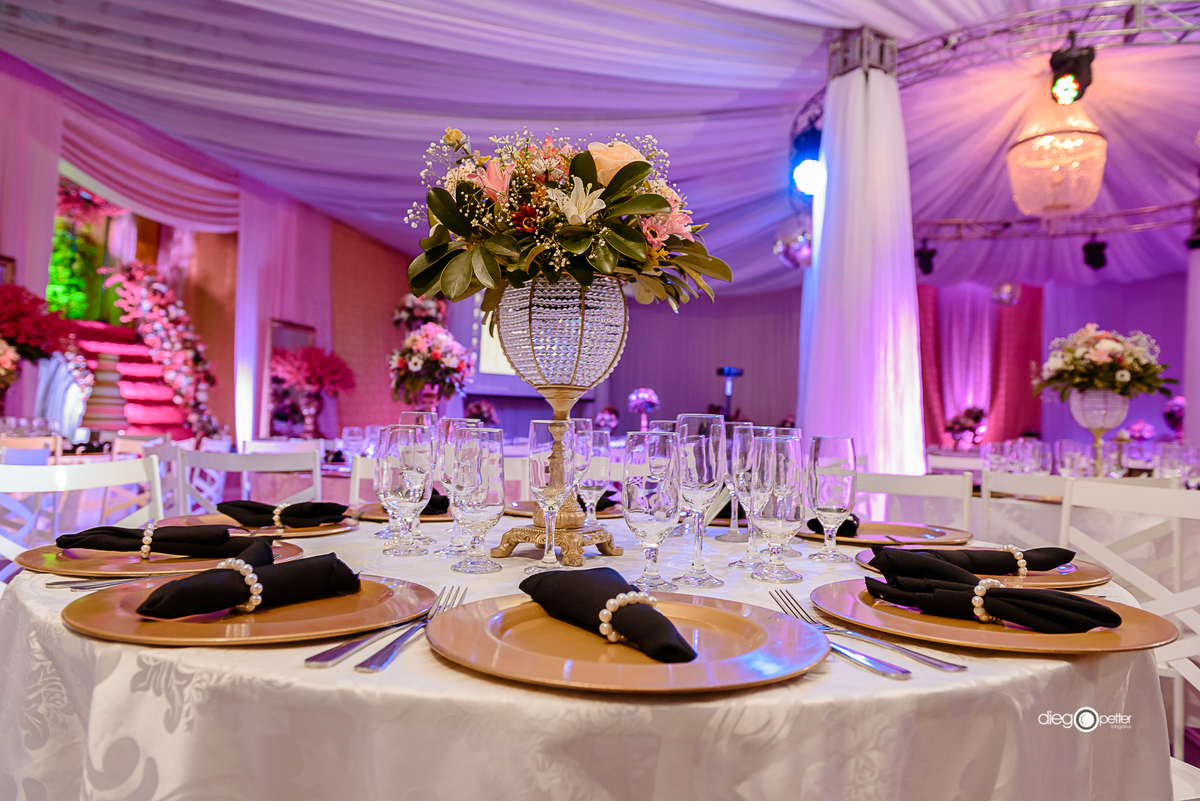 Decoração 15 anos mesa