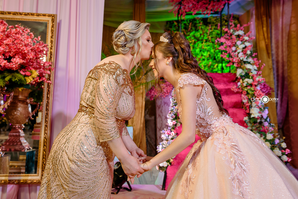 15 anos beijo da mãe