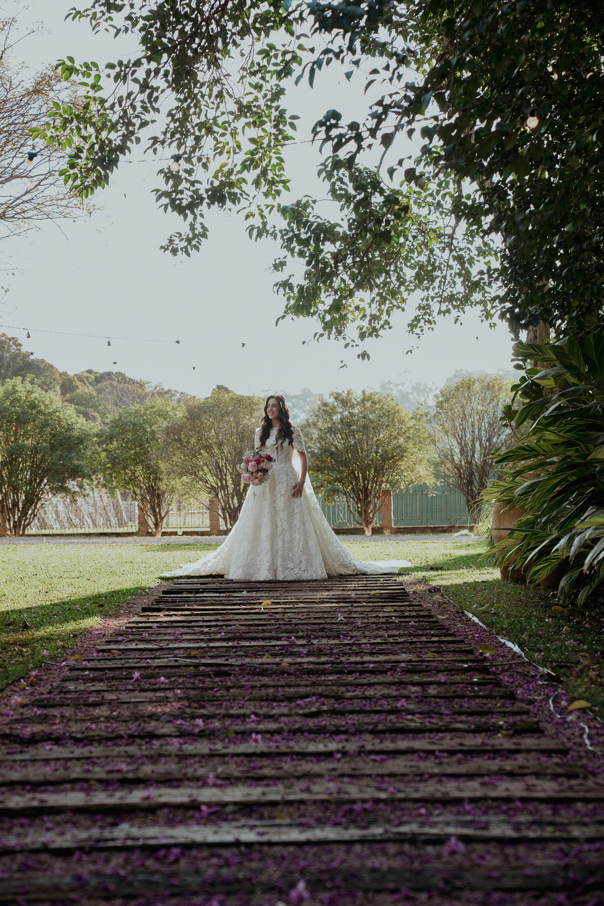 noiva entrando na cerimonia