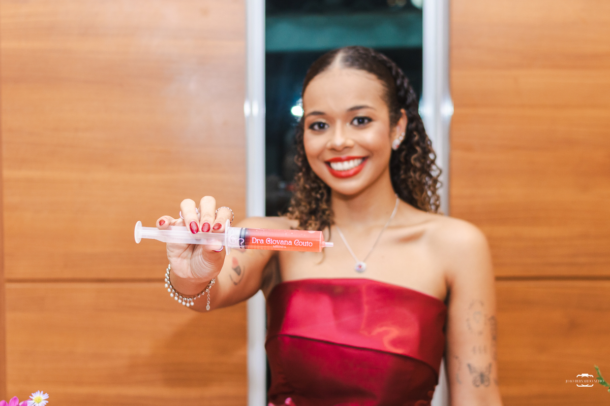Jantar de formatura da Dra. Giovana Couto em Manaus, Amazonas. Fotografia profissional de formatura que registra conquistas, emoções e momentos especiais com sensibilidade e autenticidade.