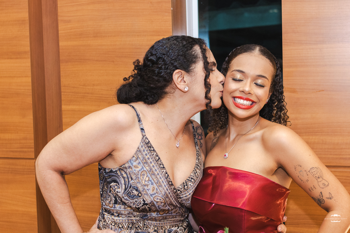 Jantar de formatura da Dra. Giovana Couto em Manaus, Amazonas. Fotografia profissional de formatura que registra conquistas, emoções e momentos especiais com sensibilidade e autenticidade.