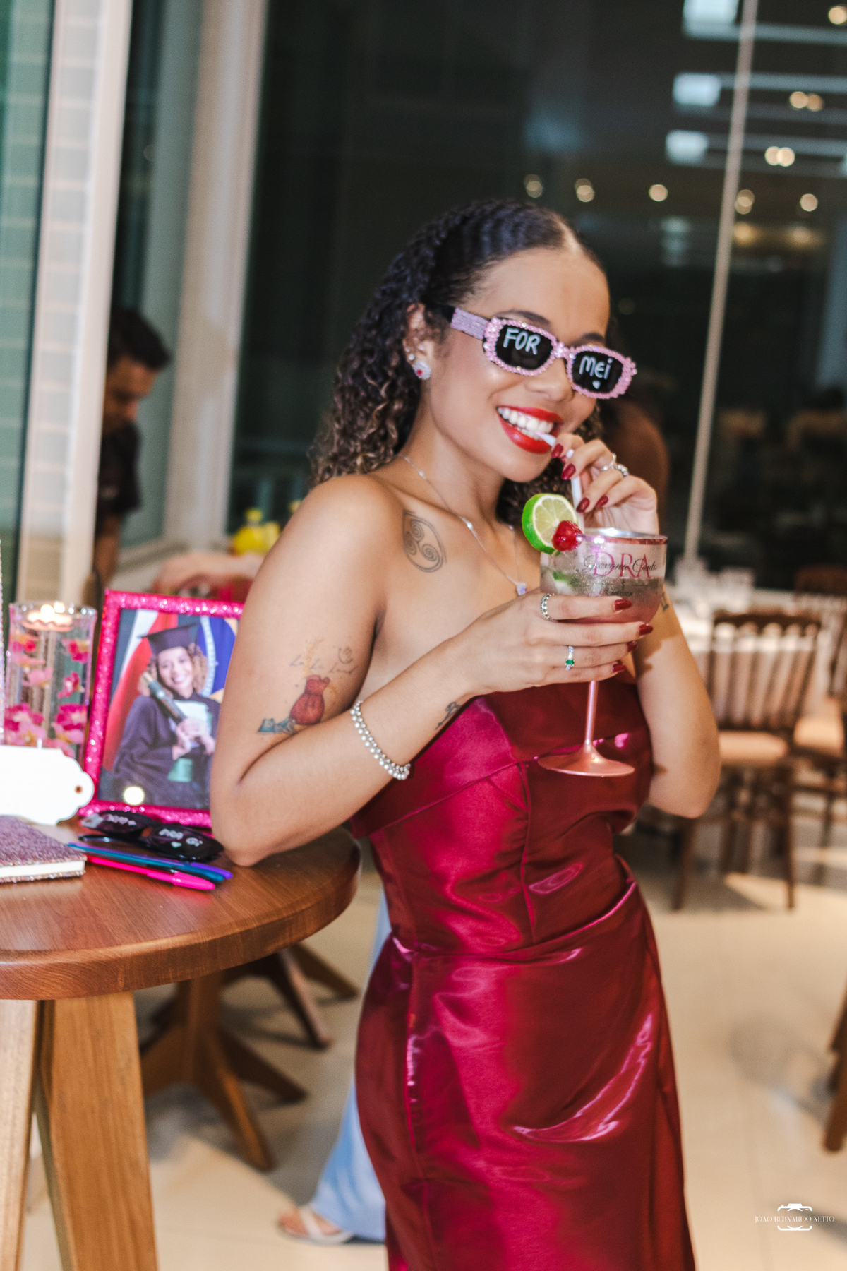 Jantar de formatura da Dra. Giovana Couto em Manaus, Amazonas. Fotografia profissional de formatura que registra conquistas, emoções e momentos especiais com sensibilidade e autenticidade.