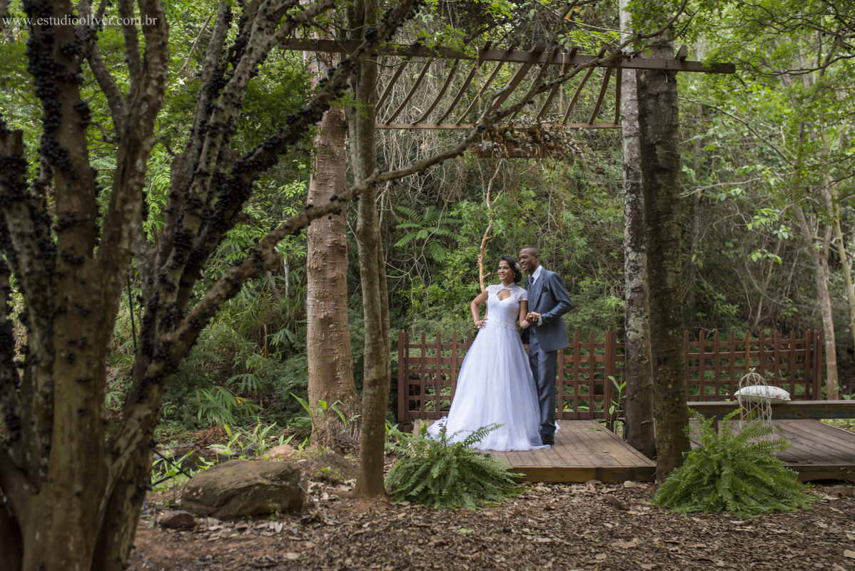 pós casamento, fotos romântica,  estudio oliver, studio oliver, fotografos de belo horizonte, fotografo em bh, estudio em bh, estudio em belo horizonte,  ensaio de casal, fotos pós de casamento, fotografo em caete, vestido de noiva,  v