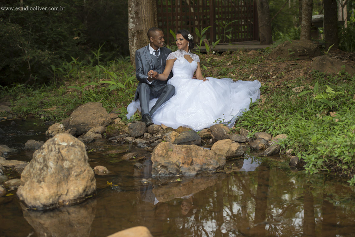 pós casamento, fotos romântica,  estudio oliver, studio oliver, fotografos de belo horizonte, fotografo em bh, estudio em bh, estudio em belo horizonte,  ensaio de casal, fotos pós de casamento, fotografo em caete, vestido de noiva,  v