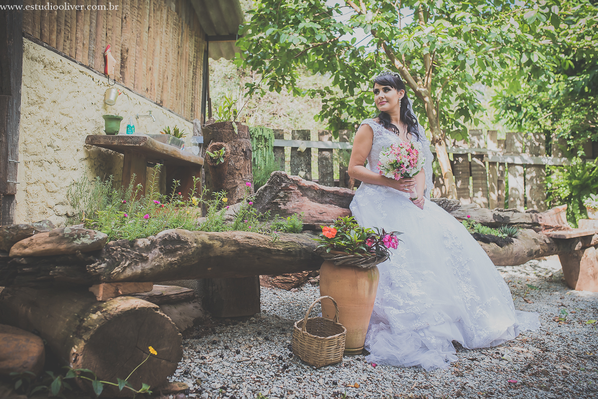 pós casamento,  fotos de pós casamento, fotos romântica, ,  buque lilas, buquelindo, vestido de noiva,  fotografia de noivos, fotos de noivas, fotografo criativo, ensaio pós casamento,  fotos vintage,  joão paulo oliver, 