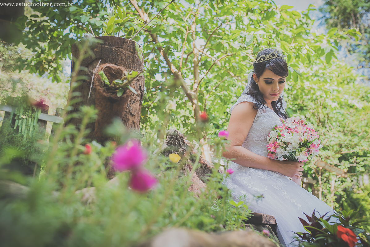 pós casamento,  fotos de pós casamento, fotos romântica, ,  buque lilas, buquelindo, vestido de noiva,  fotografia de noivos, fotos de noivas, fotografo criativo, ensaio pós casamento,  fotos vintage,  joão paulo oliver, 