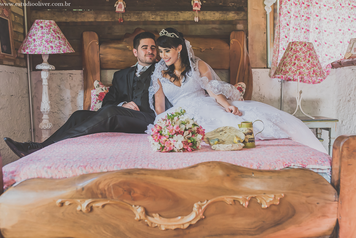 pós casamento,  fotos de pós casamento, fotos romântica, ,  buque lilas, buquelindo, vestido de noiva,  fotografia de noivos, fotos de noivas, fotografo criativo, ensaio pós casamento,  fotos vintage,  joão paulo oliver, 