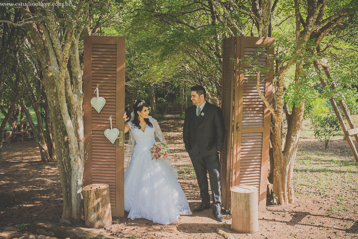 pós casamento,  fotos de pós casamento, fotos romântica, ,  buque lilas, buquelindo, vestido de noiva,  fotografia de noivos, fotos de noivas, fotografo criativo, ensaio pós casamento,  fotos vintage,  joão paulo oliver, 