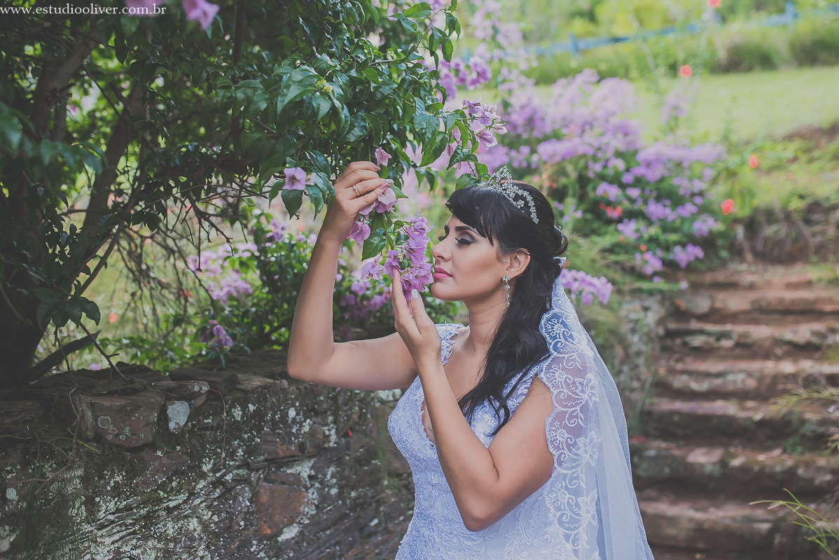 pós casamento,  fotos de pós casamento, fotos romântica, ,  buque lilas, buquelindo, vestido de noiva,  fotografia de noivos, fotos de noivas, fotografo criativo, ensaio pós casamento,  fotos vintage,  joão paulo oliver, 