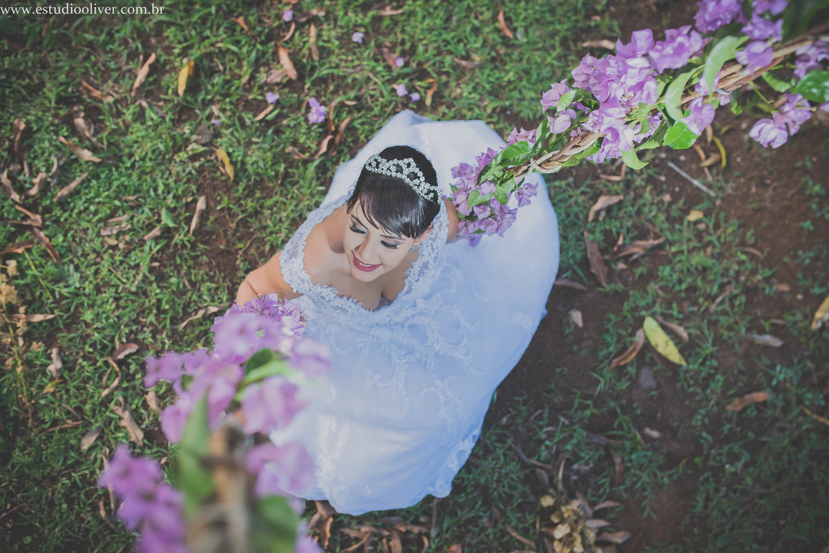 pós casamento,  fotos de pós casamento, fotos romântica, ,  buque lilas, buquelindo, vestido de noiva,  fotografia de noivos, fotos de noivas, fotografo criativo, ensaio pós casamento,  fotos vintage,  joão paulo oliver, 