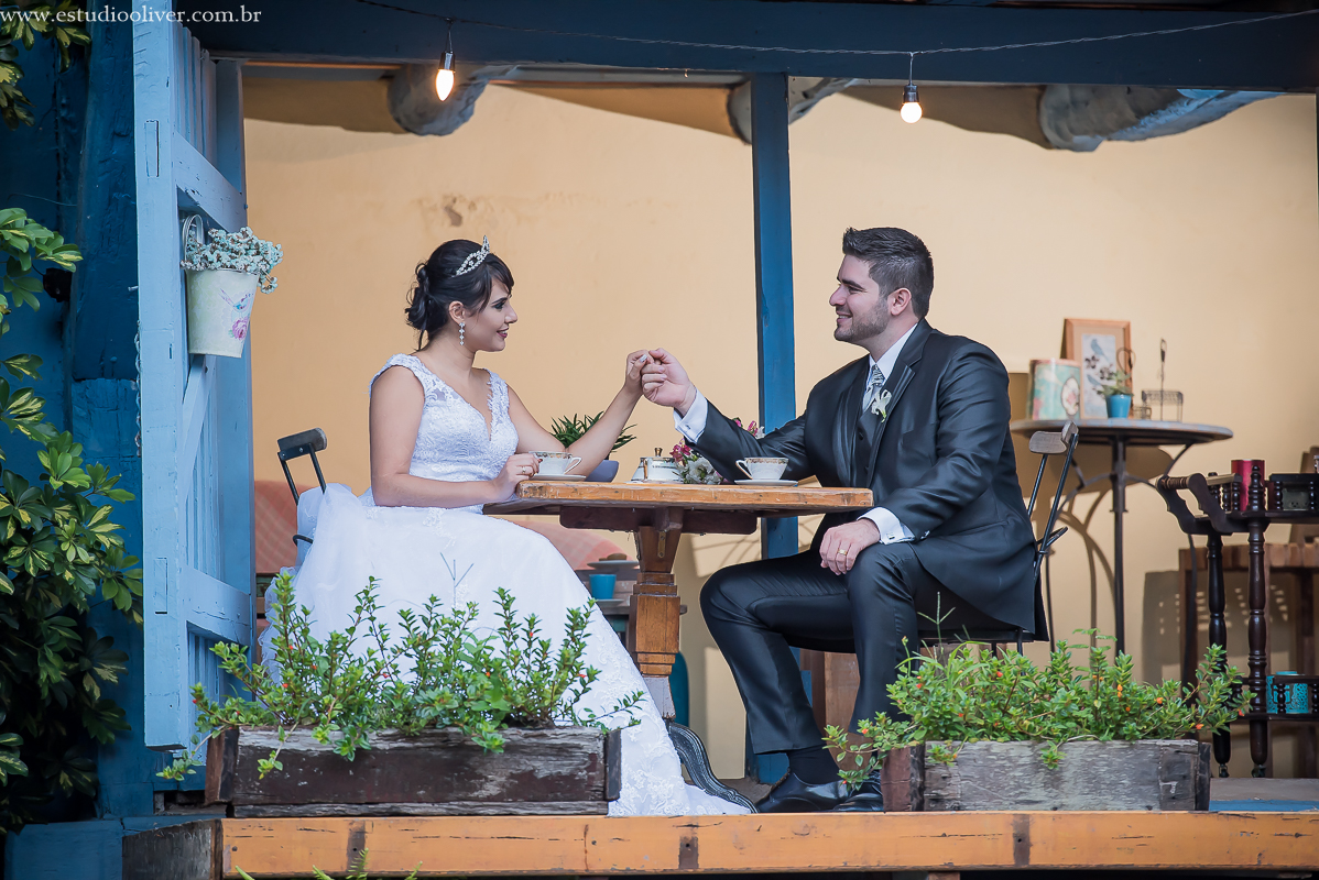 pós casamento,  fotos de pós casamento, fotos romântica, ,  buque lilas, buquelindo, vestido de noiva,  fotografia de noivos, fotos de noivas, fotografo criativo, ensaio pós casamento,  fotos vintage,  joão paulo oliver, 