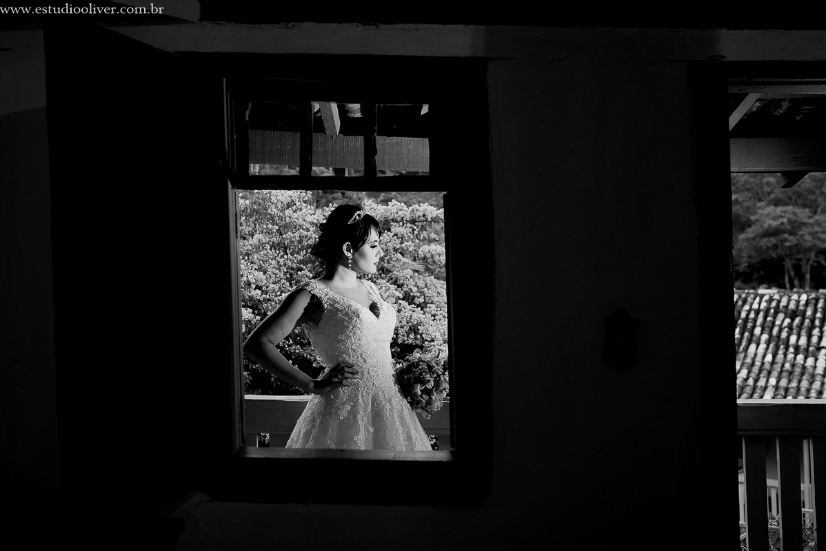 pós casamento,  fotos de pós casamento, fotos romântica, ,  buque lilas, buquelindo, vestido de noiva,  fotografia de noivos, fotos de noivas, fotografo criativo, ensaio pós casamento,  fotos vintage,  joão paulo oliver, 