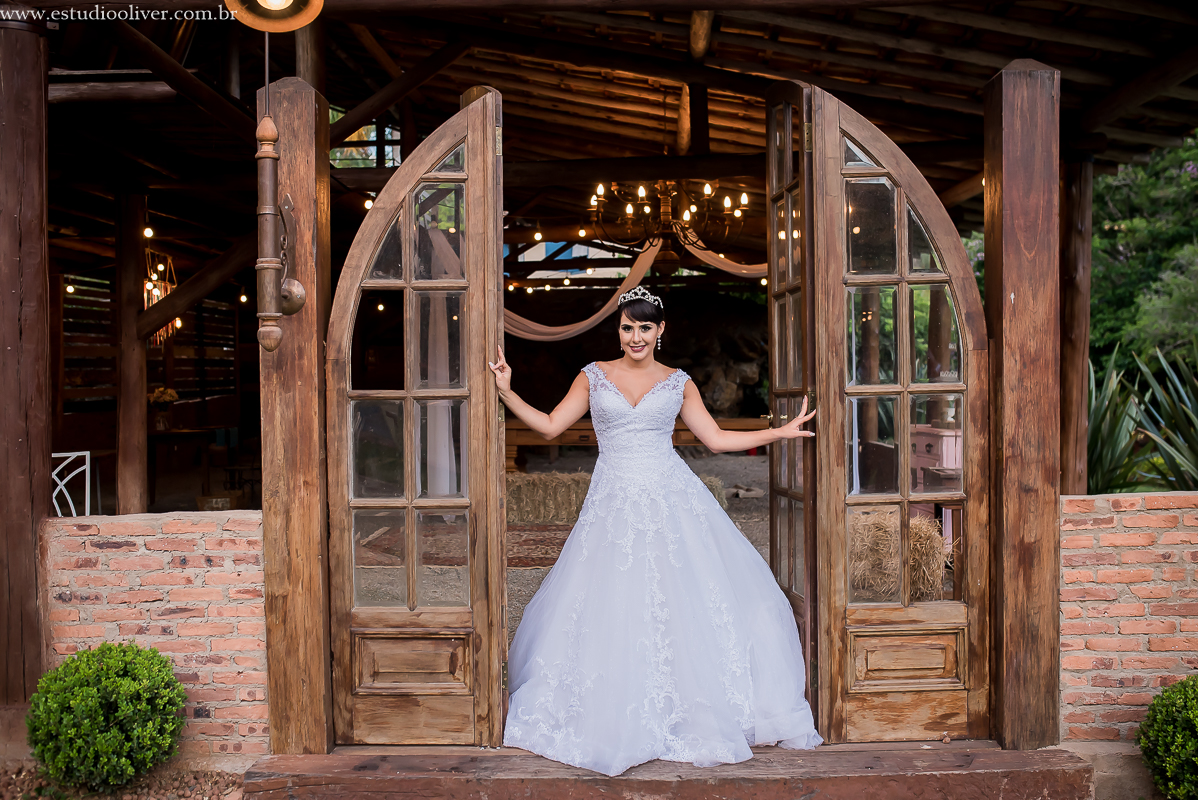 pós casamento,  fotos de pós casamento, fotos romântica, ,  buque lilas, buquelindo, vestido de noiva,  fotografia de noivos, fotos de noivas, fotografo criativo, ensaio pós casamento,  fotos vintage,  joão paulo oliver, 