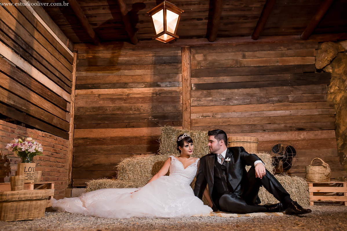 pós casamento,  fotos de pós casamento, fotos romântica, ,  buque lilas, buquelindo, vestido de noiva,  fotografia de noivos, fotos de noivas, fotografo criativo, ensaio pós casamento,  fotos vintage,  joão paulo oliver, 
