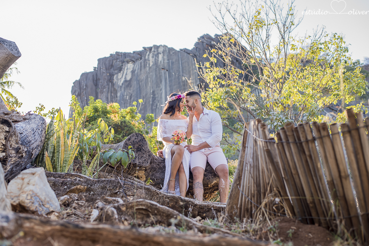ensaio pre casamento, fotos de ensaios pre casamento, roupa para fotos pre casamento, fotografo em belo horizonte, estudio fotografico, ensaio pre casamento na serra do cipo, ensaio serra do cipo