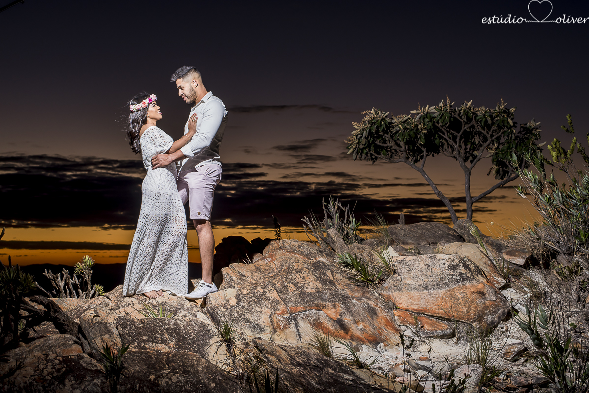ensaio pre casamento, fotos de ensaios pre casamento, roupa para fotos pre casamento, fotografo em belo horizonte, estudio fotografico, ensaio pre casamento na serra do cipo, ensaio serra do cipo