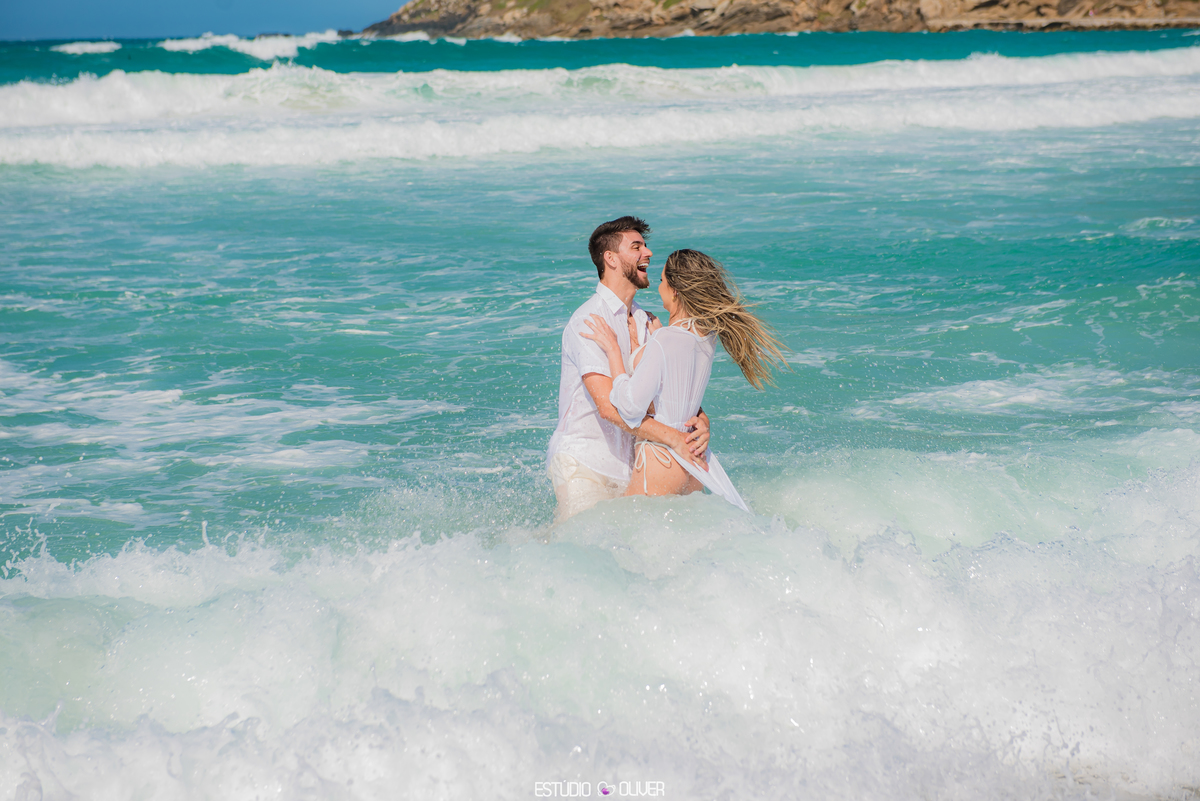 rio de janeiro, ensaio pre casamento no rio de janeiro, making off da noiva no rio de janeiro, casamento no rio de janeiro, casando em arraial do cabo fotografia de casamento, estudio oliver, casamento em região dos lago , vestido de noiva, ensaio noivos 