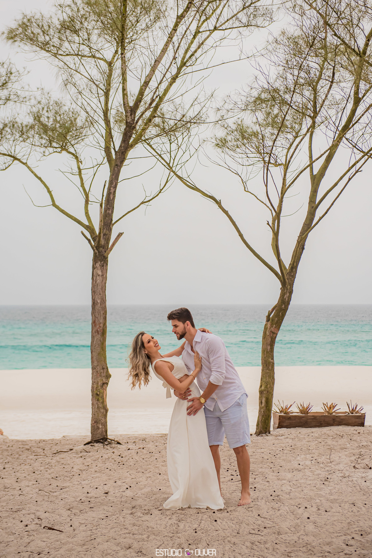 rio de janeiro, ensaio pre casamento no rio de janeiro, making off da noiva no rio de janeiro, casamento no rio de janeiro, casando em arraial do cabo fotografia de casamento, estudio oliver, casamento em região dos lago , vestido de noiva, ensaio noivos 
