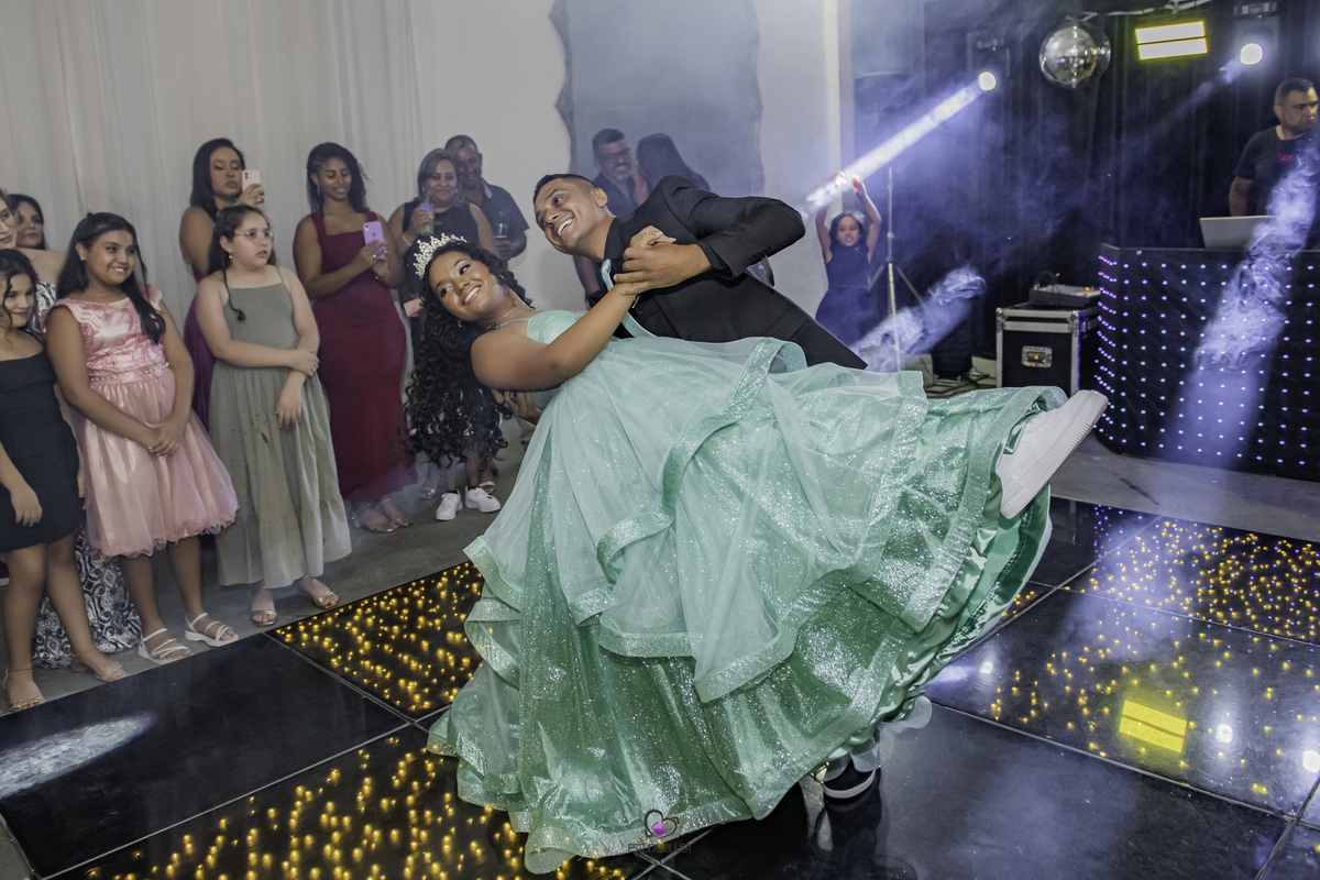 15anos,festade15anos,ribeirao das neves,debutante,belo horizonte, decoraçao azul festa de 15 anos, penteado debutante, maquiagem debutante, maquiagem, decoraçao, valsa, vestido de 15 anos, vestido, vestido azul