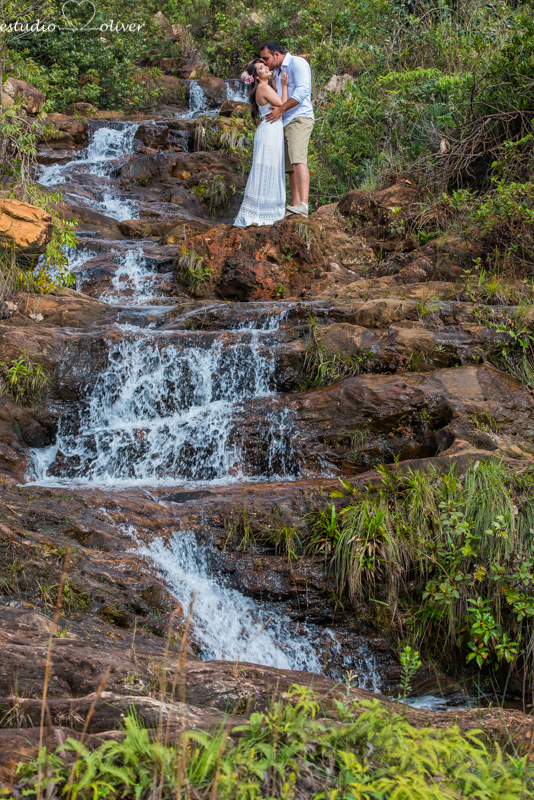 Estudio Oliver, externas, festa, filmagem, foto, pre casamento diferente save the date lugar lindo cavalo chapeu local verde 