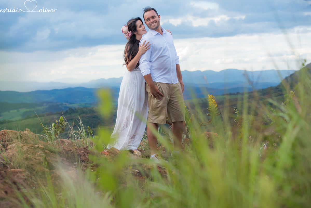 Estudio Oliver, externas, festa, filmagem, foto, pre casamento diferente save the date lugar lindo cavalo chapeu local verde 
