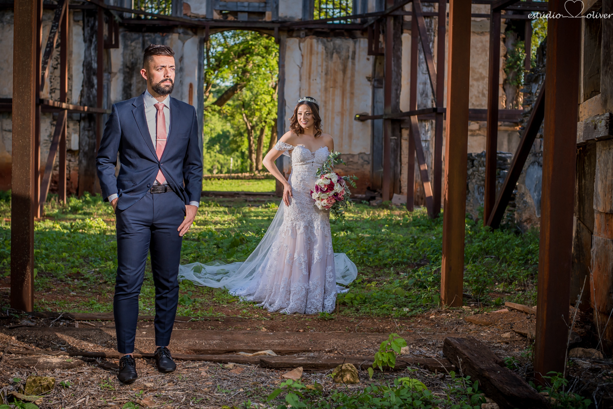 amor,casamento, cerimonia, dia especial, emoção,  Estudio Oliver, externas, festa, filmagem, foto, pre casamento diferente save the date lugar lindo cavalo chapeu local verde 
