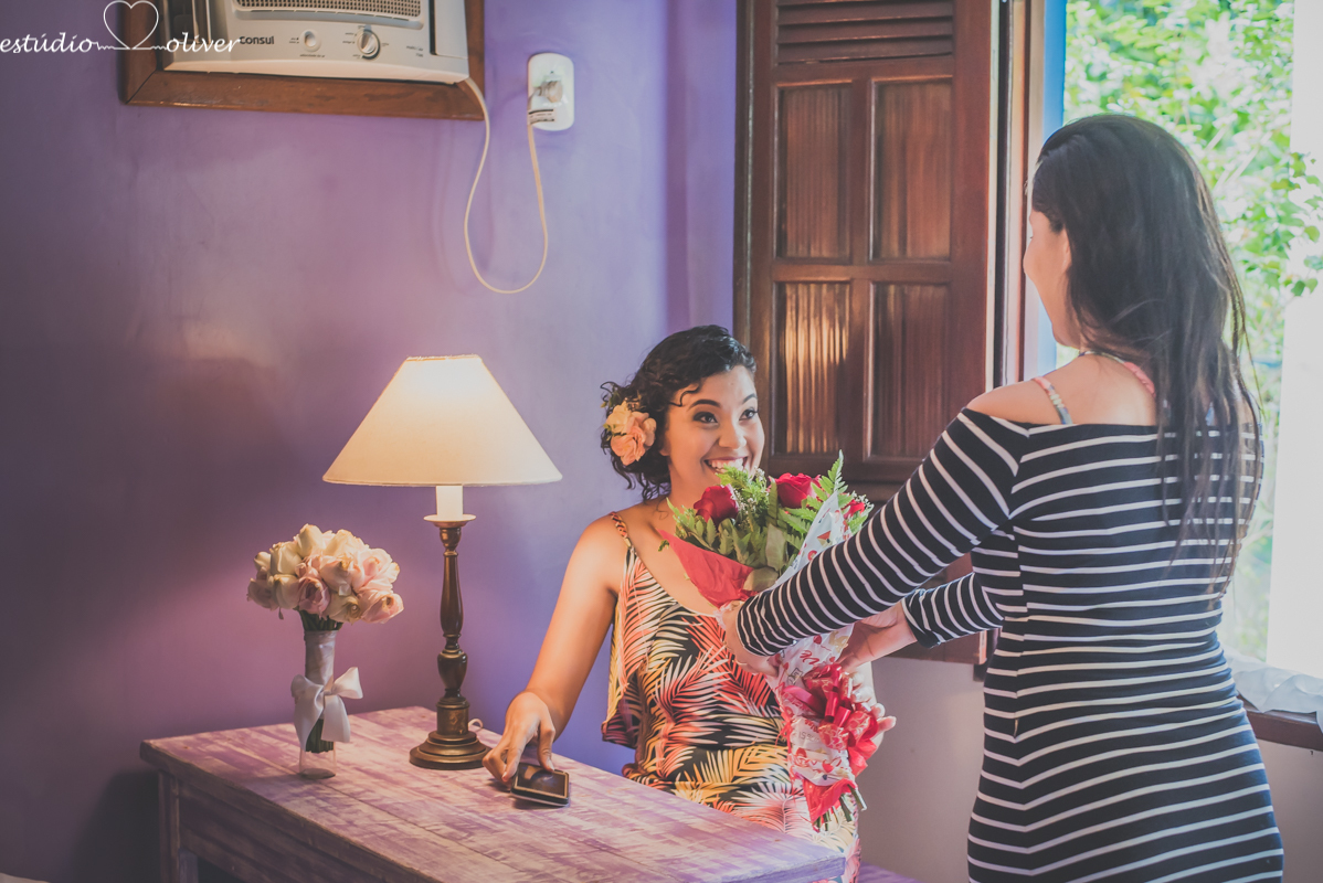 casamento em trancoso,  elopement wedding arraial d´juda, , pre casamento diferente,  casamento na praia arraial d'juda , elopement wedding wedding , Beach praia, maquiagem de noiva,  tipo de buque , trancoso, casamento em tranco,  vestido de noiva, bride