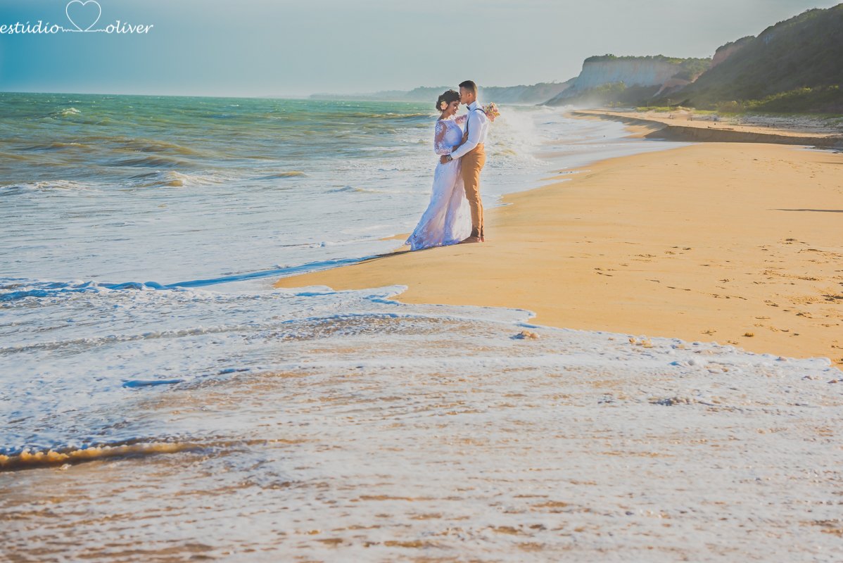 emoção,  casamento em trancoso,  elopement wedding arraial d´juda, , pre casamento difer Oliver, externas, festa, filmagem, foto, pre casamento diferente  casamento praia arraial da juda elopement wedding wedding Beach praia maquiagem de noiva buque lindo