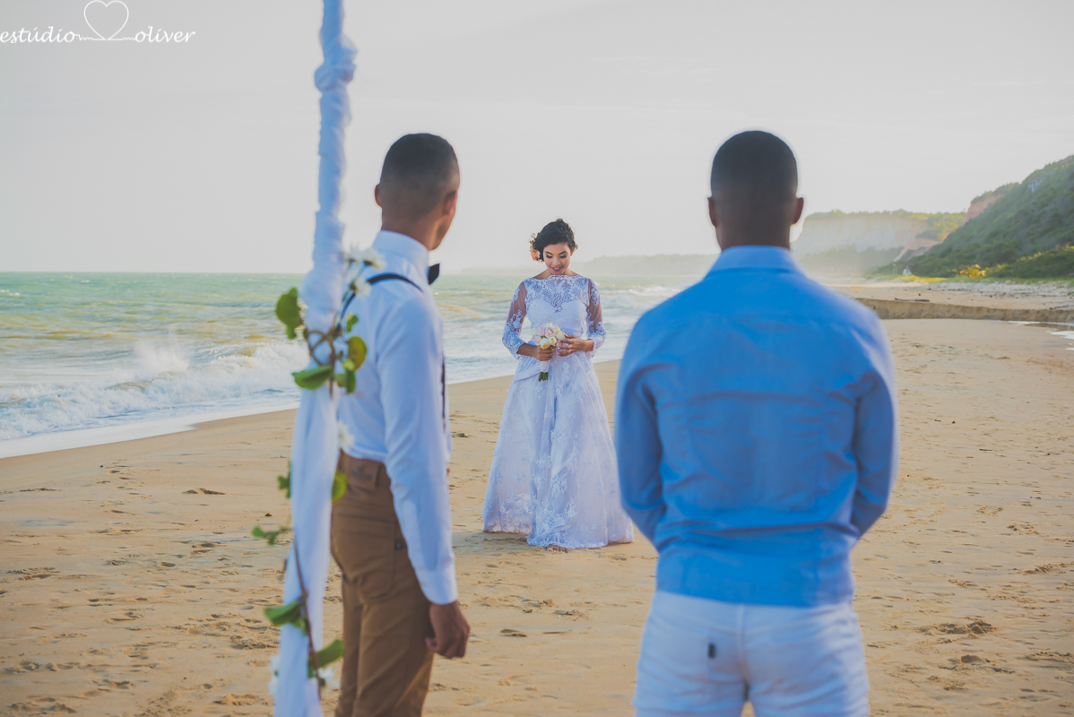 casamento em trancoso,  elopement wedding arraial d´juda, , pre casamento diferente,  casamento na praia arraial d'juda , elopement wedding wedding , Beach praia, maquiagem de noiva,  tipo de buque , trancoso, casamento em tranco,  vestido de noiva, bride