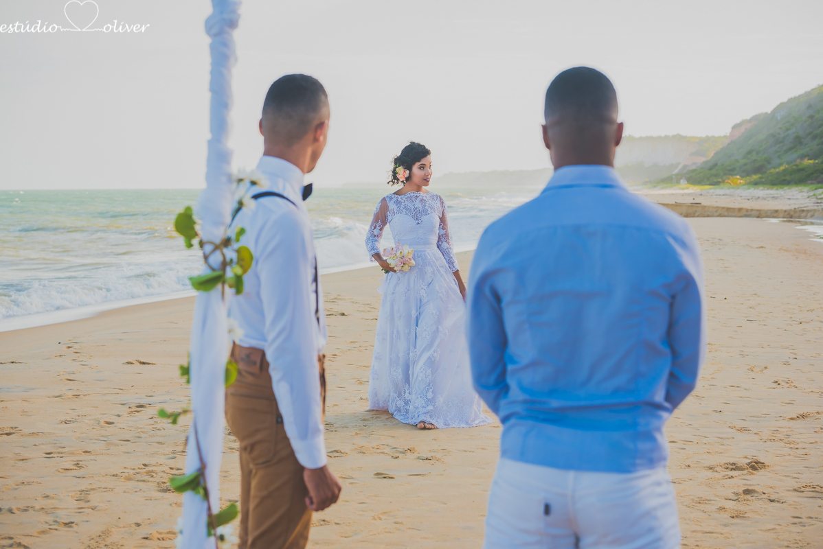 casamento em trancoso,  elopement wedding arraial d´juda, , pre casamento diferente,  casamento na praia arraial d'juda , elopement wedding wedding , Beach praia, maquiagem de noiva,  tipo de buque , trancoso, casamento em tranco,  vestido de noiva, bride