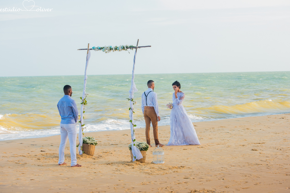 casamento em trancoso,  elopement wedding arraial d´juda, , pre casamento diferente,  casamento na praia arraial d'juda , elopement wedding wedding , Beach praia, maquiagem de noiva,  tipo de buque , trancoso, casamento em tranco,  vestido de noiva, bride